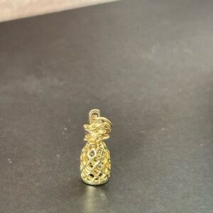 14k Gold Pineapple Pendant